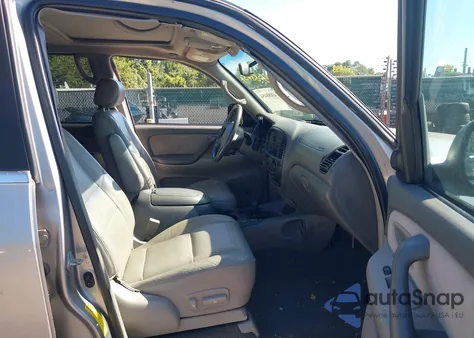 2001 Toyota Sequoia Sr5 V8 from USA, damaged, VIN 5TDBT44A21S047331